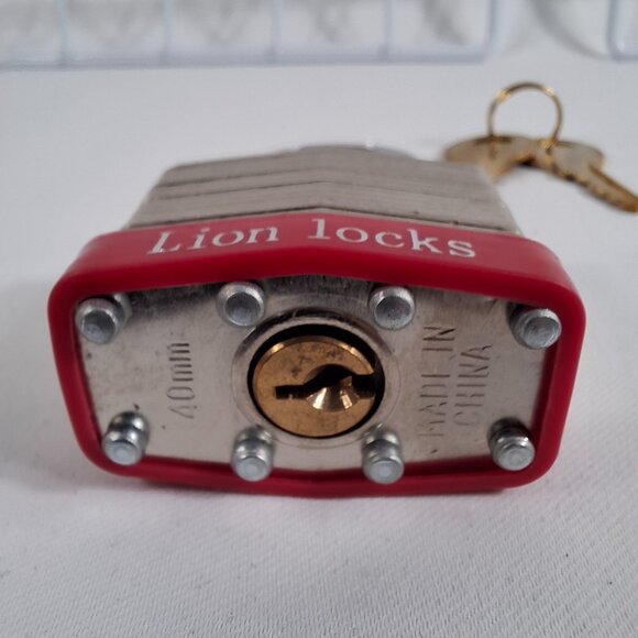 Lion Locks 4  Keyed-Alike Padlocks w/ 1.25" Shackle, 8 Keys Hardened Steel Case - Picture 4 of 7